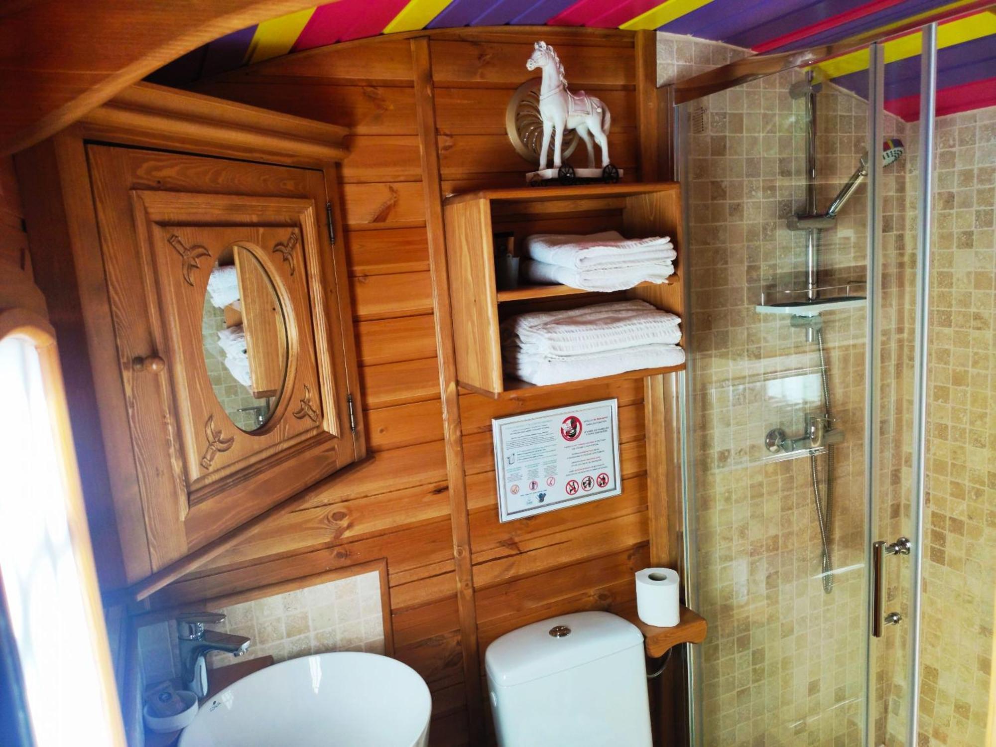 Logis Le Nid Du Pont De Gau Aparthotel Saintes-Maries-de-la-Mer Room photo